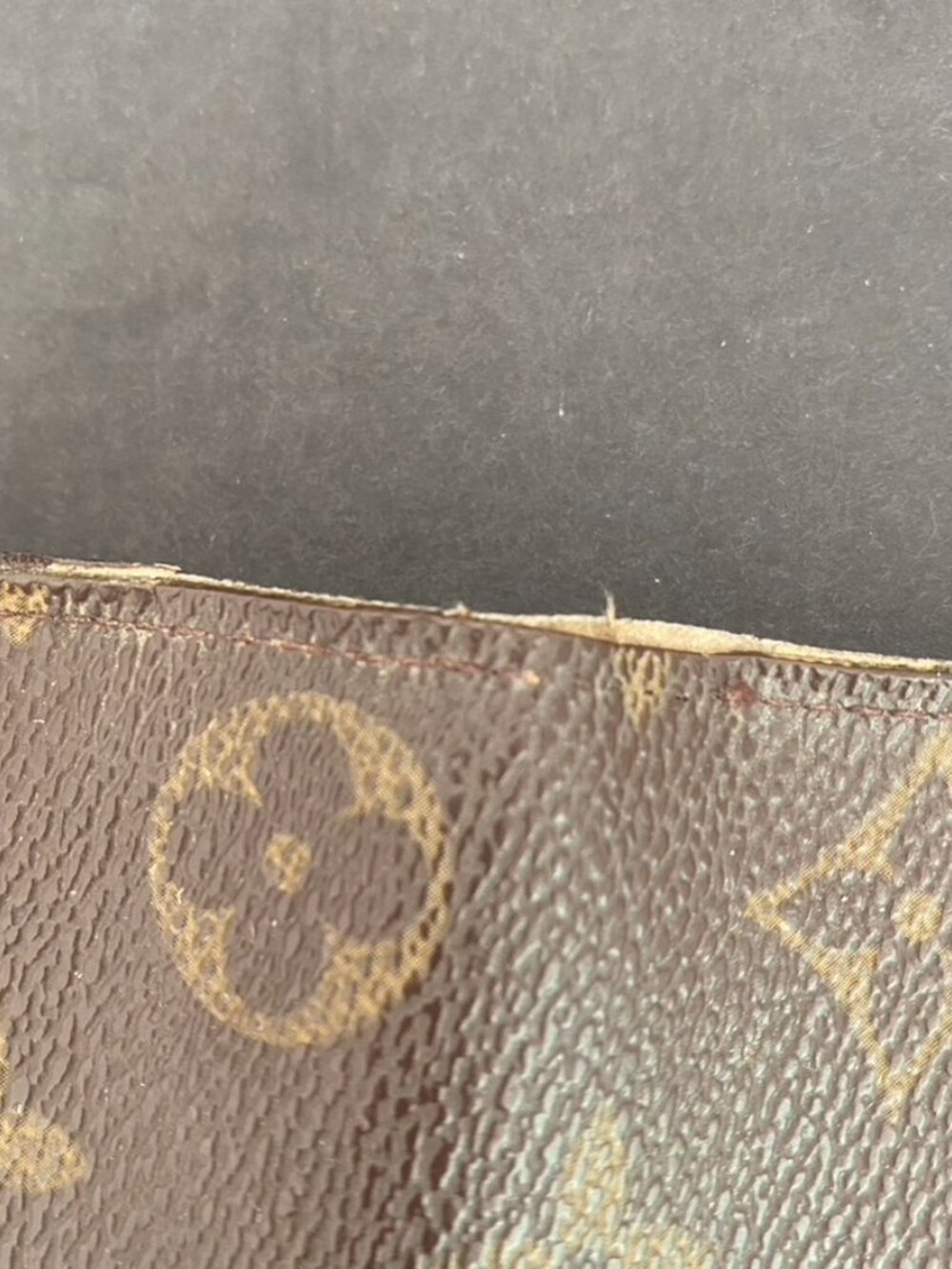 Louis Vuitton Monogram Sarah Wallet - Picture 9 of 16